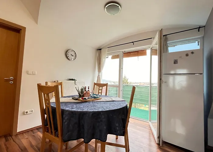 Balatonfuered Apartment *