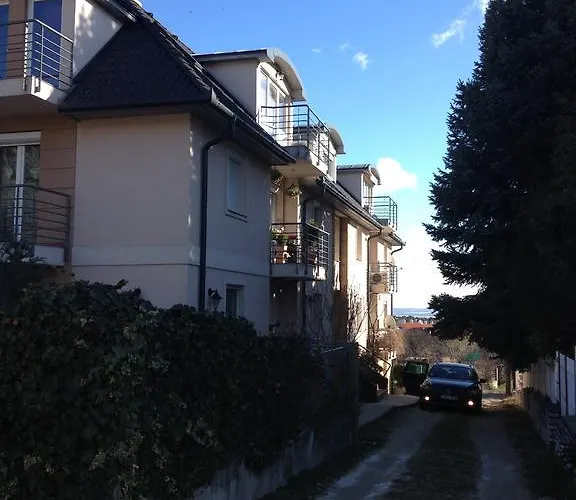 Balatonfuered Apartment 巴拉顿菲赖德